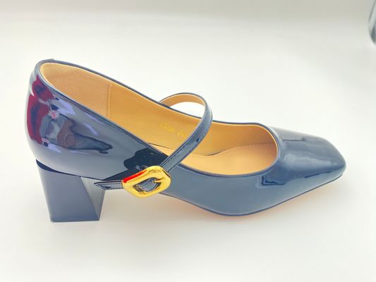 महिलाओं के लिए काले उच्च ऊँची एड़ी के जूते, लेक के साथ मोटी ऊँची एड़ी के जूते और मानसिक बंधन बंद