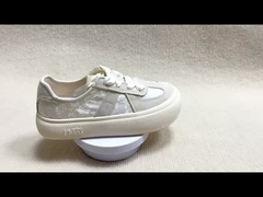 महिलाओं के सफेद क्लासिक और आराम स्नीकर रेशम फीता दैनिक उपयोग के साथ